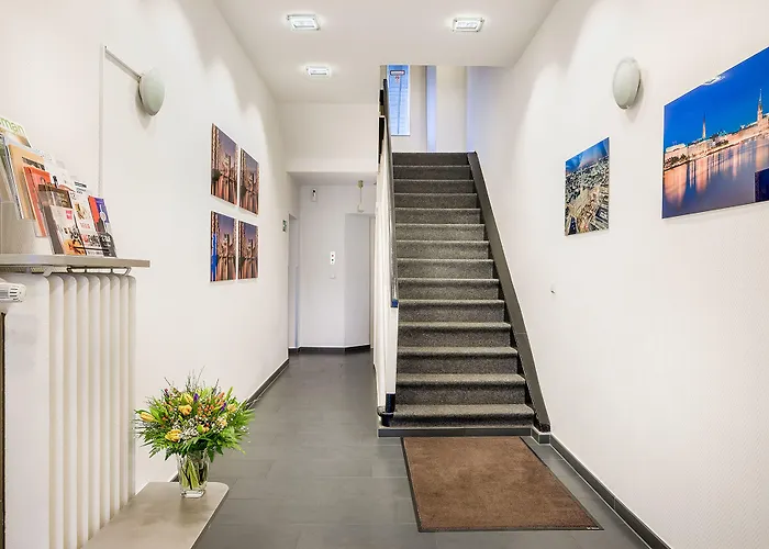 Signature Hotel Astoria